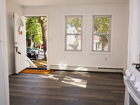 4th image of 85 Grove St