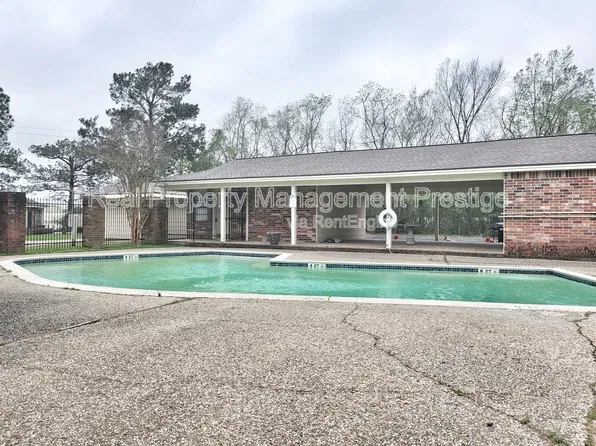 2501 Gulf Fwy APT 271, Dickinson, TX 77539