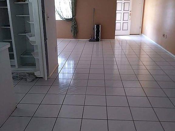 4th image of 13023 Serpentine Dr