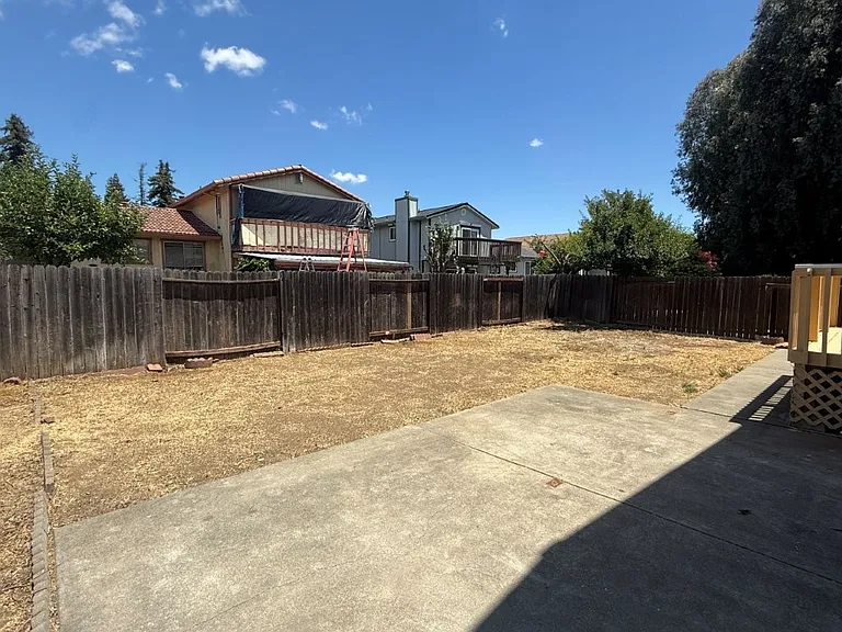 131 Glasgow Way — Photo 99