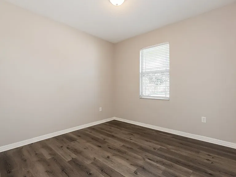3911 Constantine Loop — Photo 12