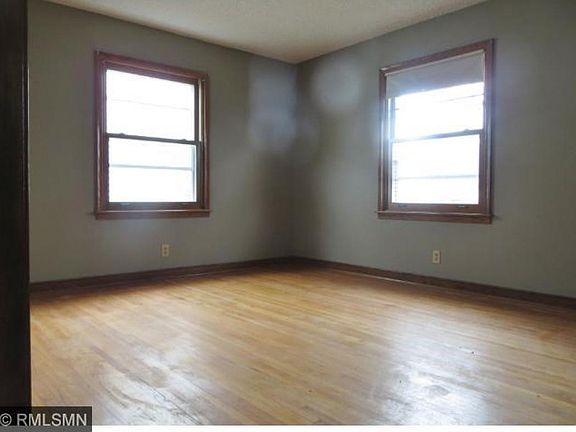 3rd image of 5821 44th Ave S