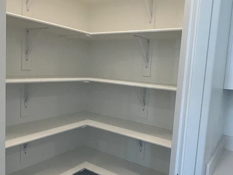 Walk in pantry