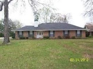 5525 Springwater Dr, Baton Rouge, LA 70817