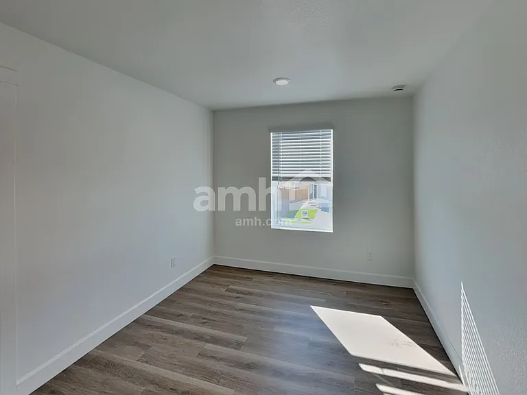 10072 Potomac St — Photo 15