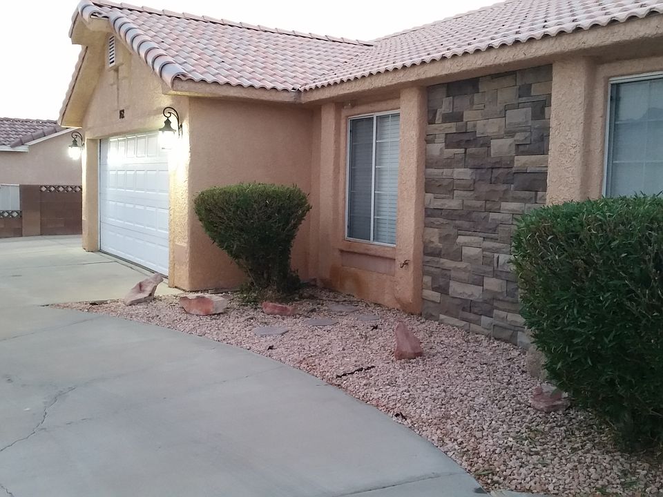 2nd image of 862 E Riverside Rd