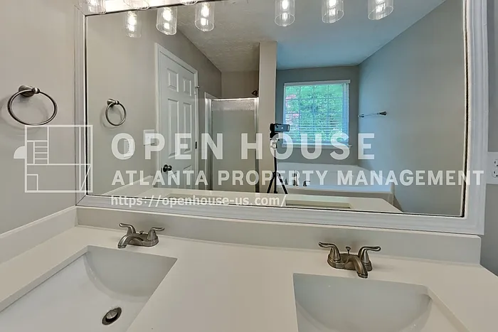 2940 Storybook Ln — Photo 10