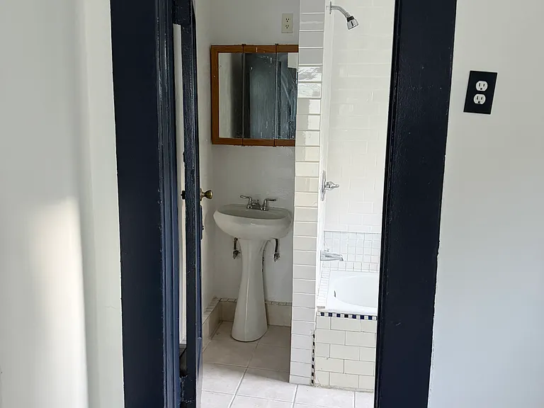 2111 Aaron St #2113-1/2 — Photo 10