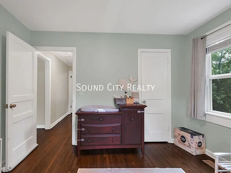 2929 Emery Dr — Photo 17