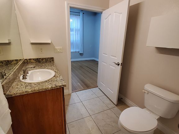 5th image of 1700 N Emerson St Unit 209