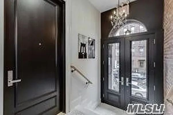 Sold by Berkshire Hathaway HomeServices Laffey International Realty | media 20