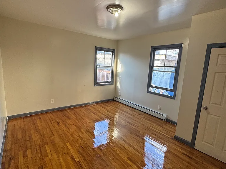 425 Park Ave #2 — Photo 13