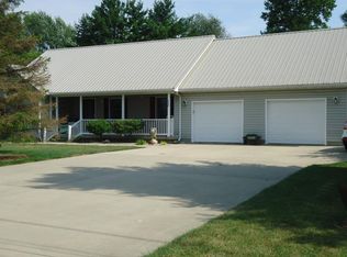 608 W North 12th St, Shelbyville, IL 62565