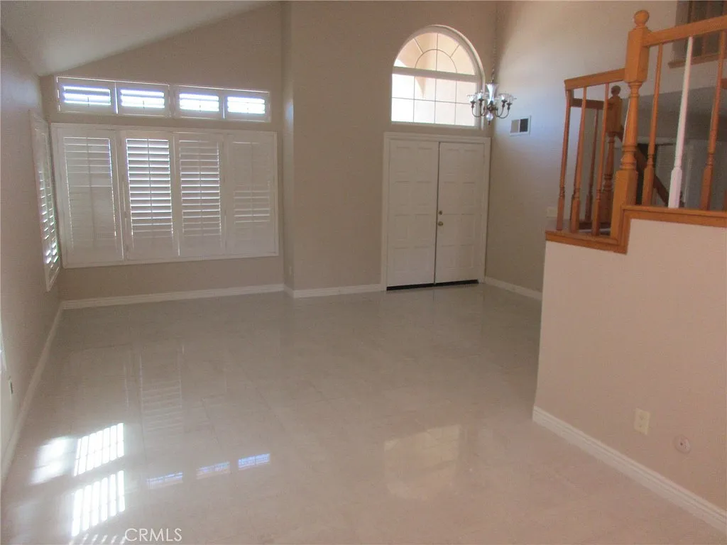 4 bed, 2323 sqft, $3,500 — Photo 3