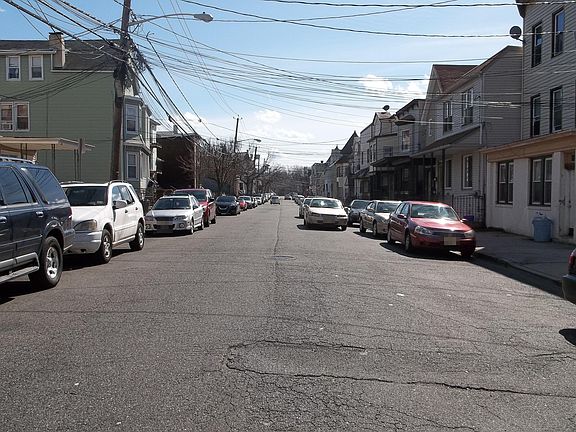5th image of 105 Highland Ave