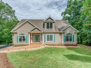 113 Bent Tree Rd, Moneta, VA 24121