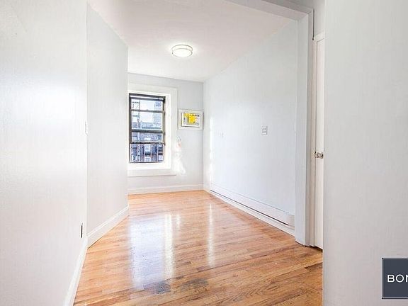 4th image of 13 Saint Marks Pl APT 3F
