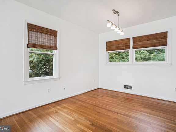 5th image of 3609 Heritage Ln