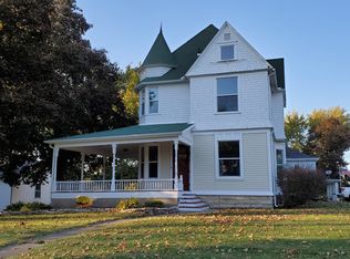 209 E North St, Walnut, IL 61376