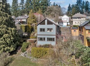 382 SW Hamilton Ct, Portland, OR 97239