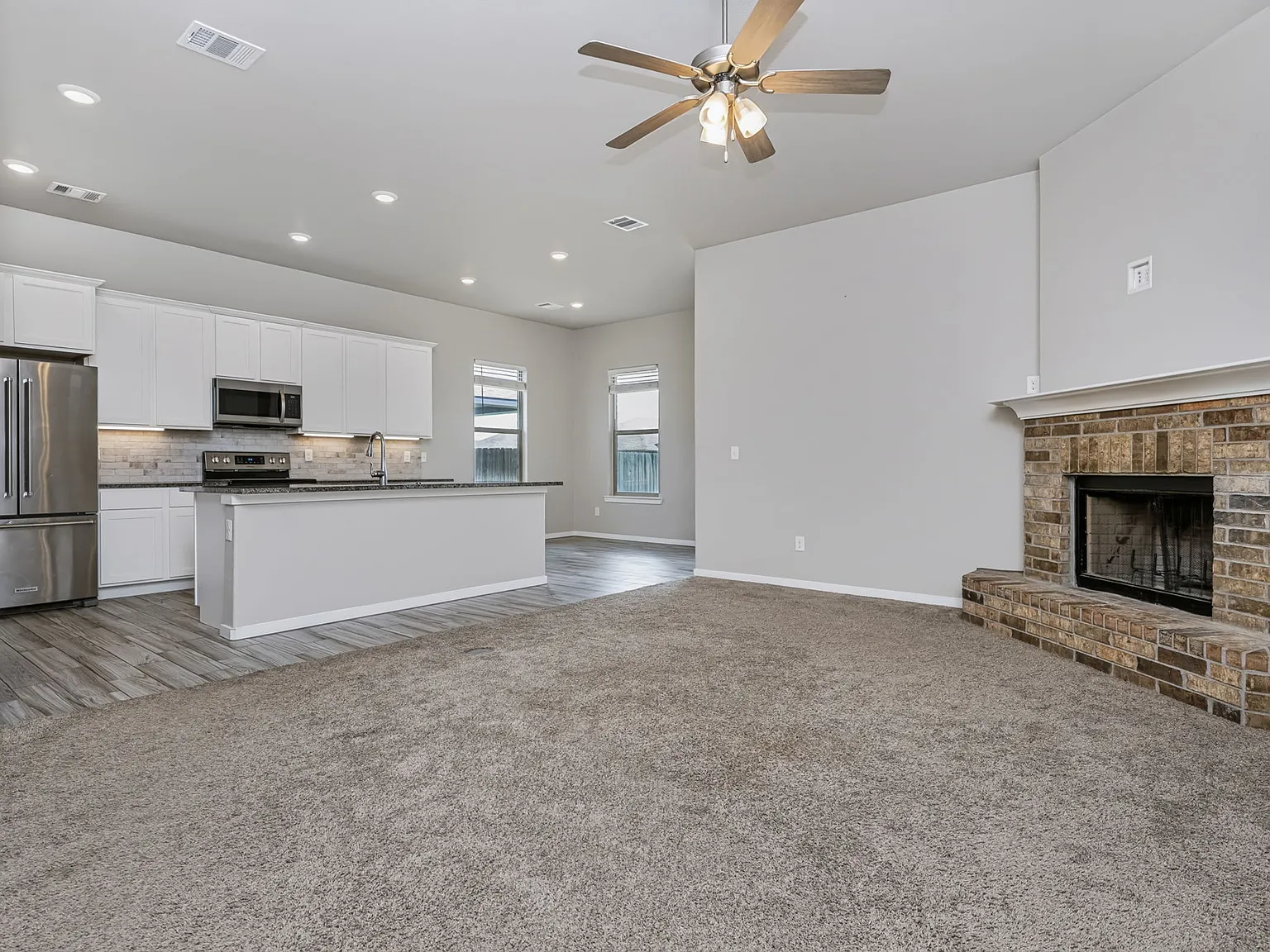 9405 Sydney Dr — Photo 3