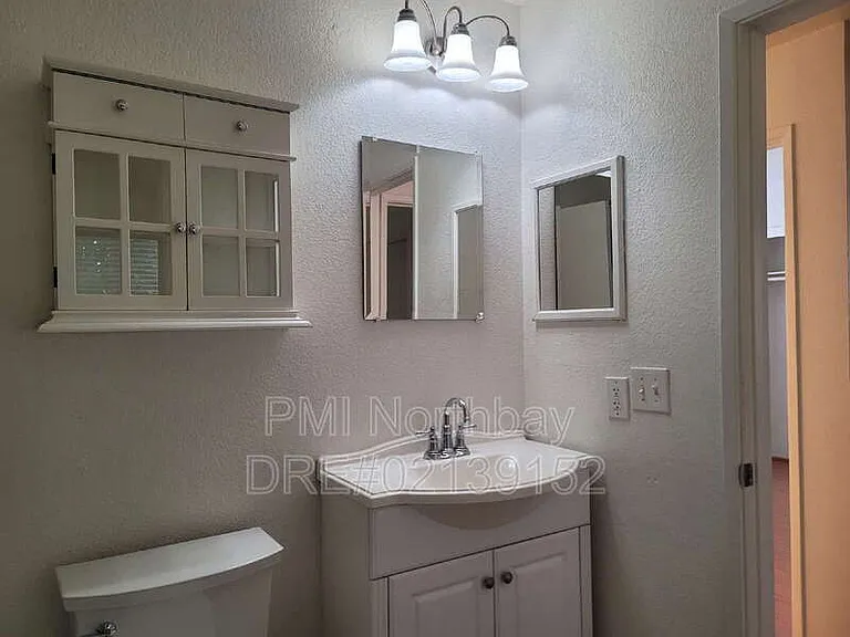 2140 Woolner Ave #D — Photo 15