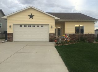 5018 Millenium Dr, Cedar Falls, IA 50613