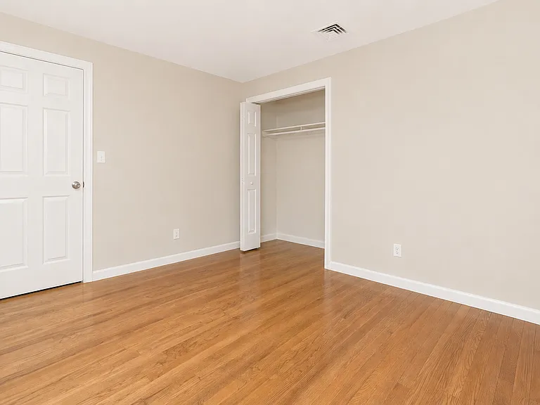 83 Plaskon Dr — Photo 7