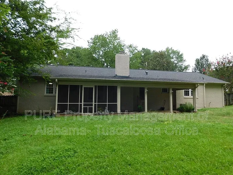 1213 Heritage Ln — Photo 33