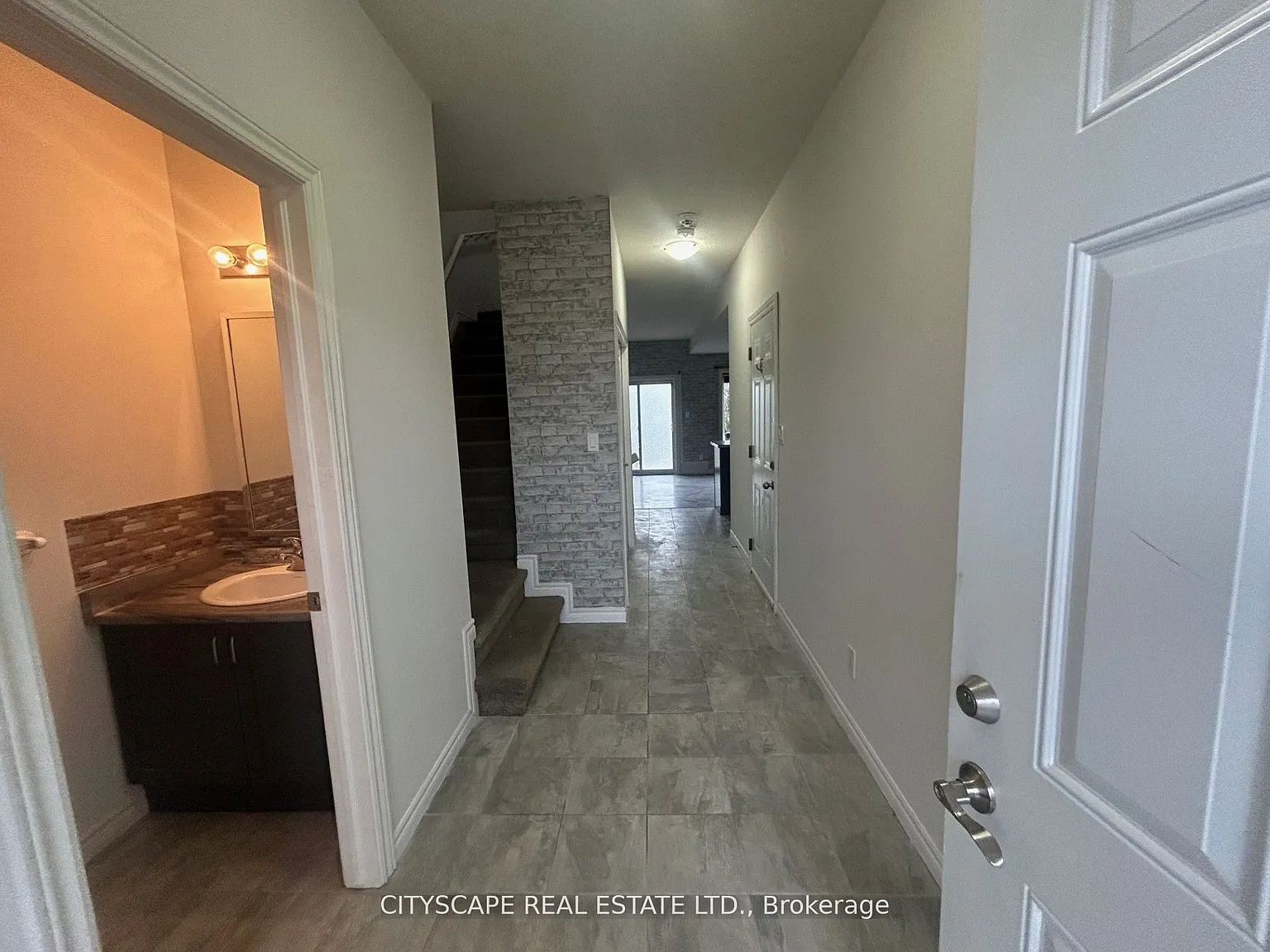 3 bed, $2,400 — Photo 2