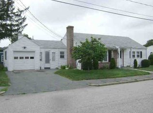 21 Windsor Ct, Pawtucket, RI 02861