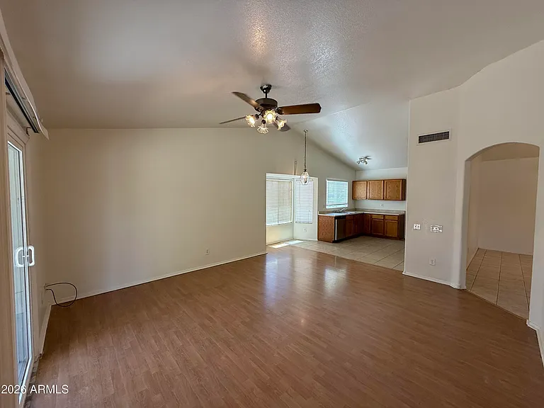 505 W Sereno Dr — Photo 7