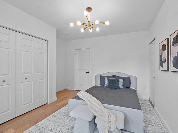 5th image of 110 Maple St APT 1