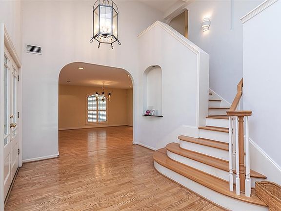 5th image of 14219 Bonney Brier Dr