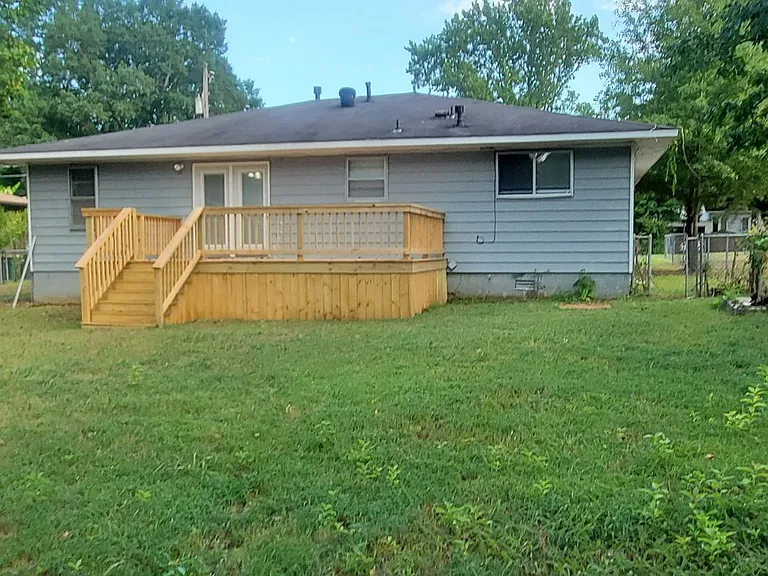 702 Wildwood Ave — Photo 7