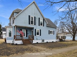 327 E Ohio St, Momence, IL 60954