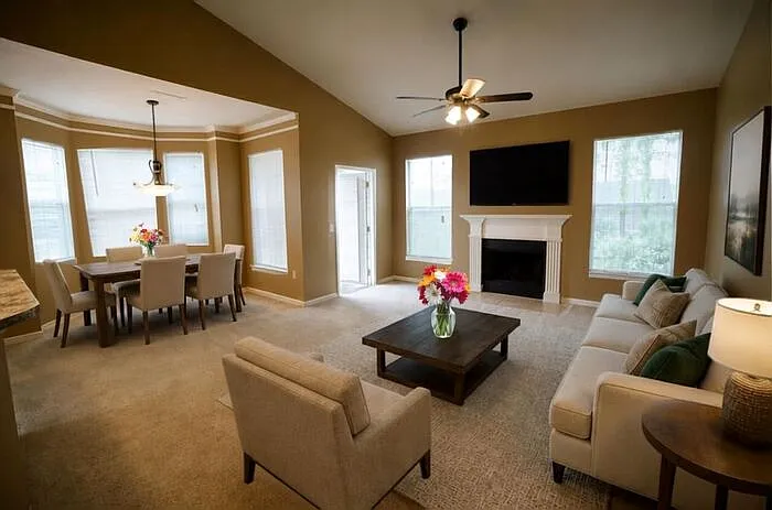 2 bed, 2.0 bath, 1353 sqft, $1,800 — Photo 3