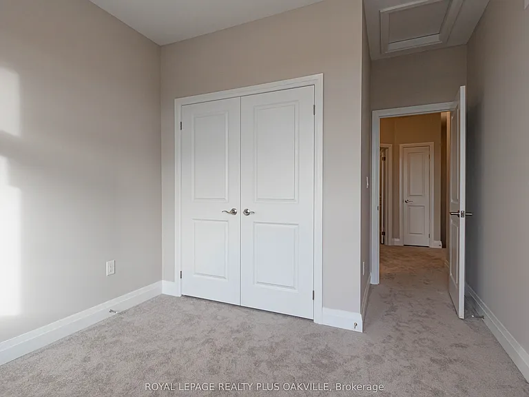 2468 Badger Cres — Photo 21