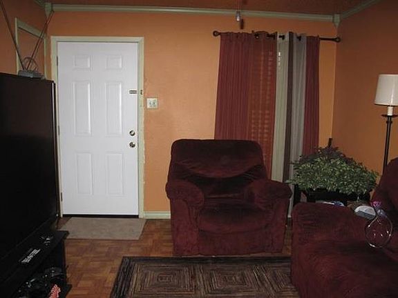 4th image of 1013 N Gaines St