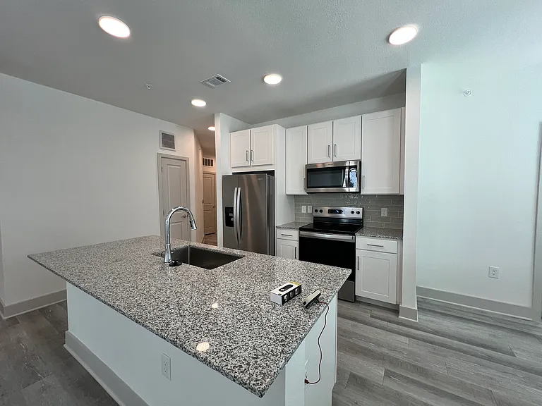 Hackberry Ln — Photo 5