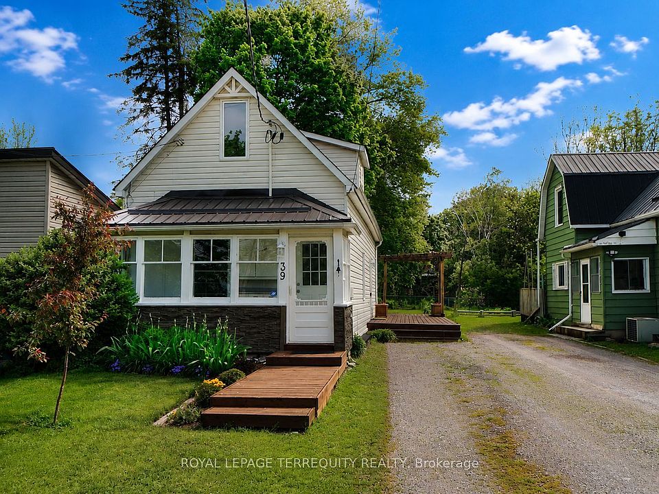1st image of 39 Raglan St S
