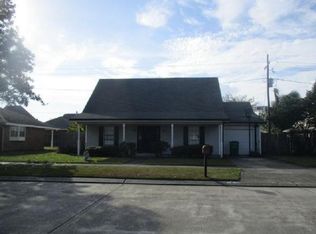 2044 Saulet Pl, Harvey, LA 70058