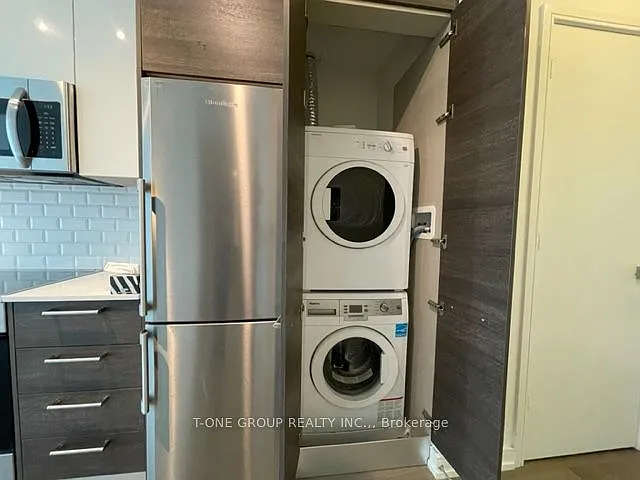 28 Wellesley St E #2905 — Photo 10