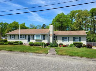 448 Leeward Ave, Beachwood, NJ 08722