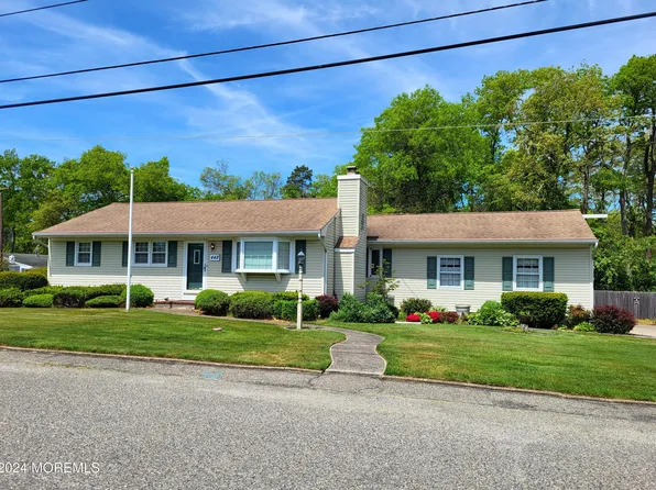 448 Leeward Avenue, Beachwood, NJ 08722