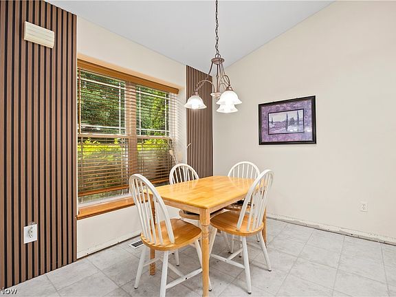 2nd image of 807 Timberlake Trail Dr