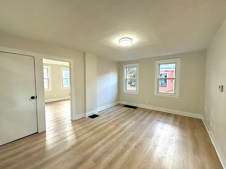 144 Sanford St #1 — Photo 8