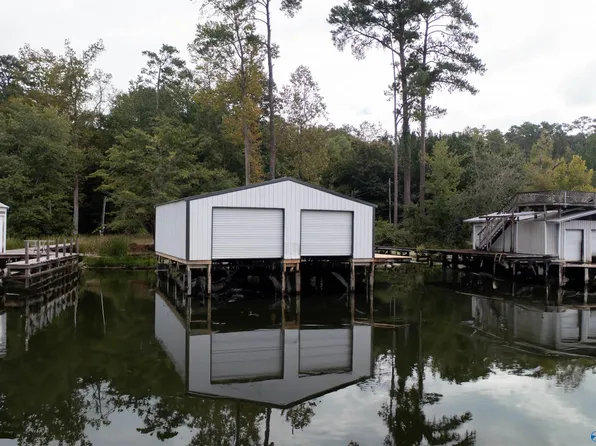 2713 Preston Island Cir, Scottsboro, AL 35769