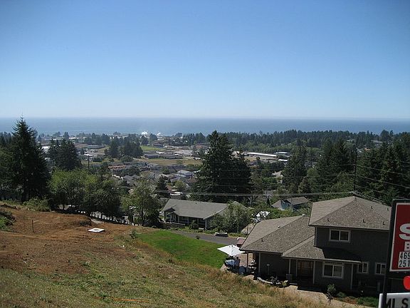 3rd image of Pacific Terrace Loop #8