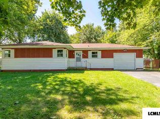 2615 15th St, Lincoln, IL 62656